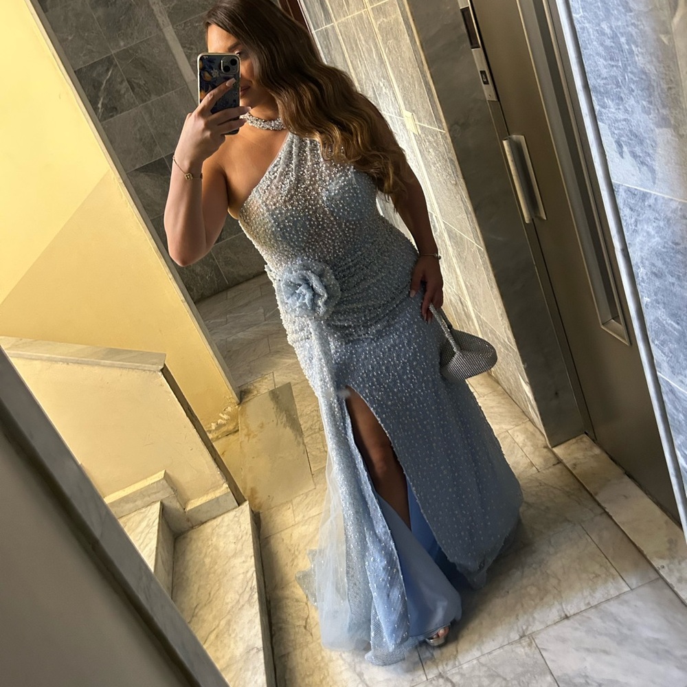 Elegant Blue Evening Gown